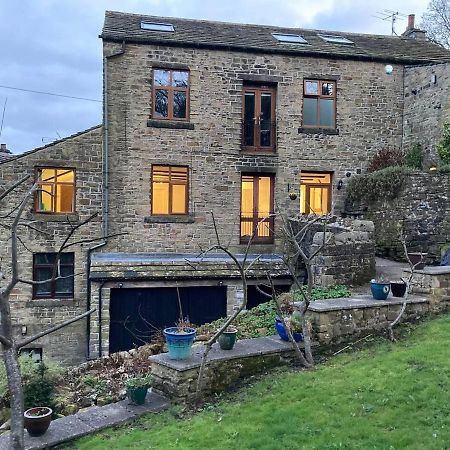 Delightful 2 Bed Flat In Old Mill-Private Garden Lägenhet Keighley Exteriör bild