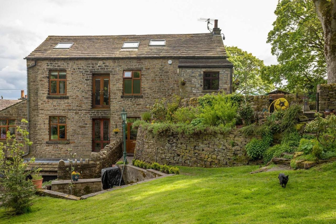 Delightful 2 Bed Flat In Old Mill-Private Garden Lägenhet Keighley Exteriör bild