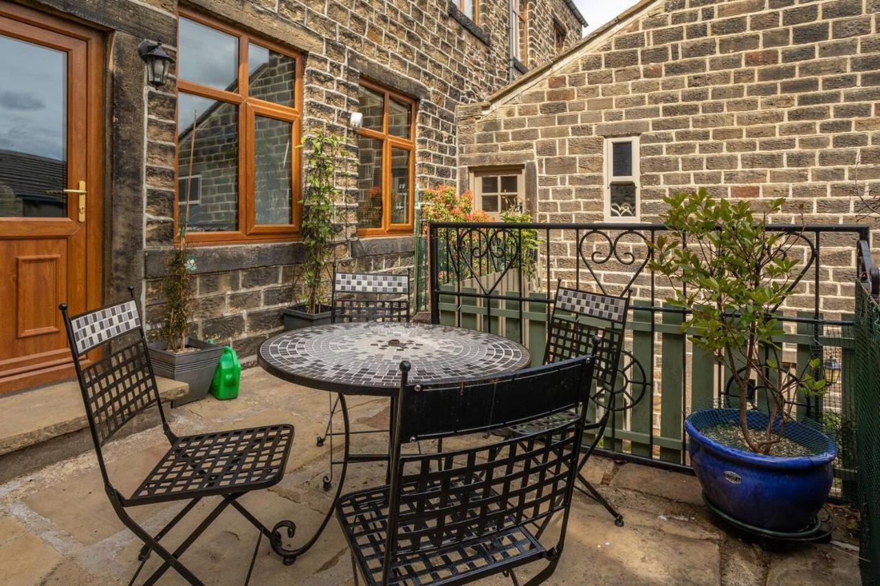 Delightful 2 Bed Flat In Old Mill-Private Garden Lägenhet Keighley Exteriör bild